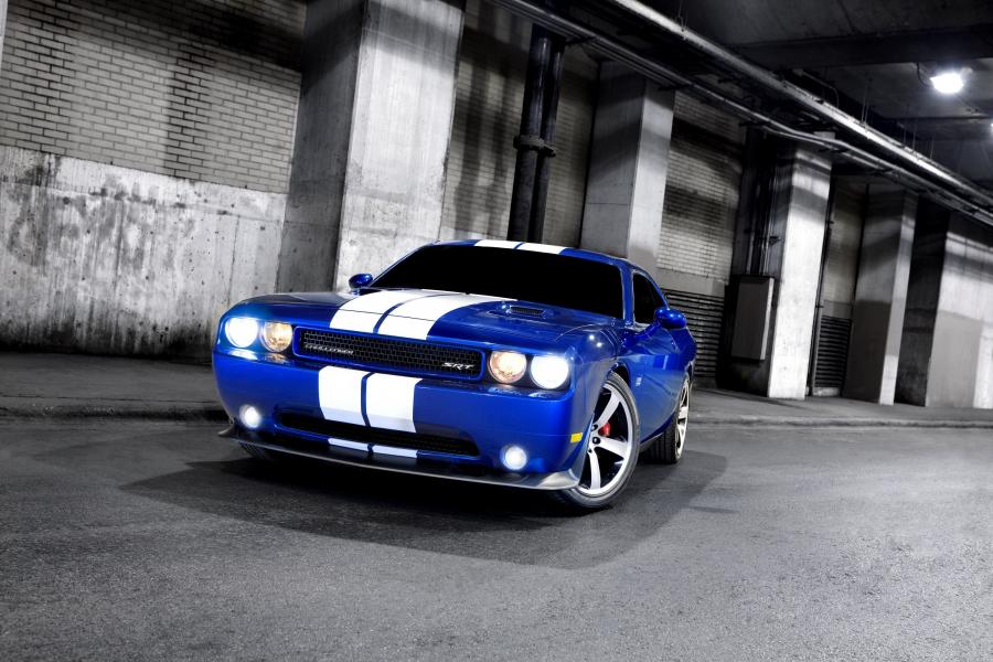  Dodge Challenger SRT8 392 Inaugural Edition 2010 года  (фото 20 из 36)